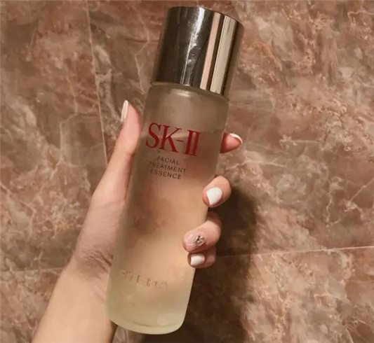 不做干美人 秋季必BUY的4款补水爽肤水，教你如何打造水嫩Q弹肌  肌肤 这款 化妆水 第2张