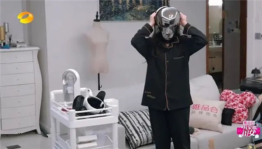 丫头，别再说你年纪小无所谓了，看23岁女艺人花多少时间保养肌肤  护肤 自己的 美容院 第11张