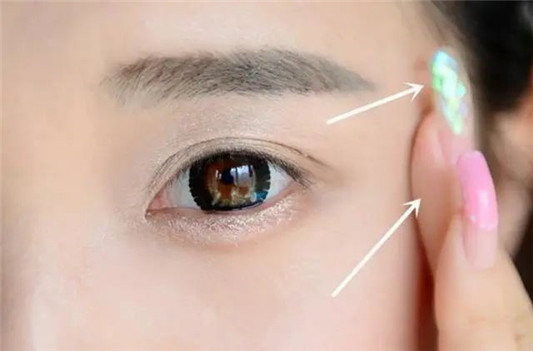 如果你买不起大牌眼霜，那就试试「国货眼霜」吧，效果不比大牌差  眼睛 眼霜 肌肤 第3张