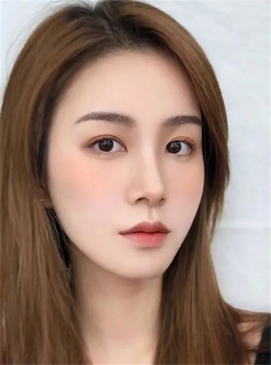 大浓妆真的out了，现在流行「伪素颜」妆容，是直男最爱的高级脸  妆容 腮红 颜色 第5张