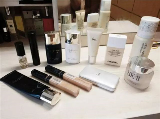 这4种彩妆化妆品，曾经觉得好用，现在觉得，我去，竟然这么好用  彩妆 粉底液 好用 第2张