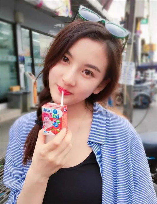 女生脸上有这几个特征，属于难得的「少女脸」，桃花运一般都不差  酒窝 少女 苹果 第4张
