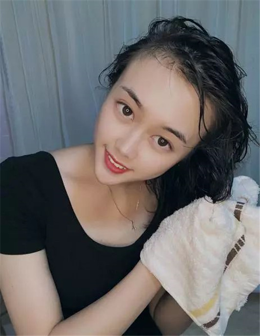 洗完头后，做到这「4点」，头发慢慢变顺，发量也变多了