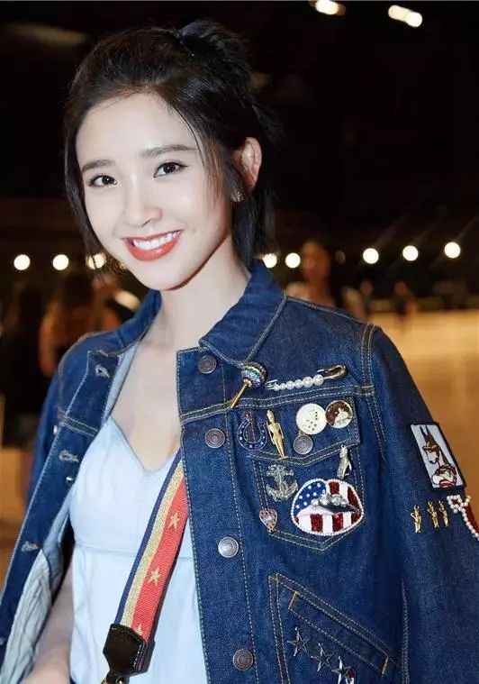化妆新手怎么涂口红好看教你涂口红正确方法，饱满均匀又不掉色  口红 唇膏 唇形 第2张