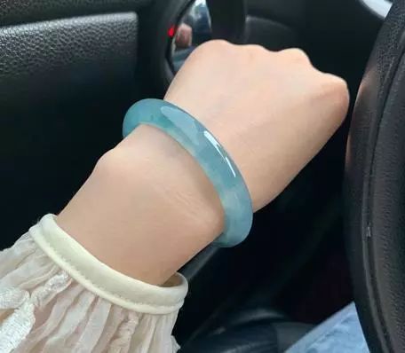 真正精致的女人，一般会戴这4款「首饰」，不仅提气质，还有内涵  都是 饰品 玉石 第9张