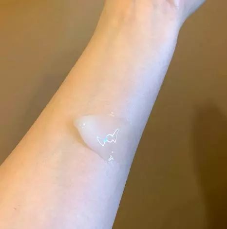 油皮用了肤感超差的几款产品，糊脸不说还黏糊糊的，送人都不要  面霜 的是 很多人 第8张