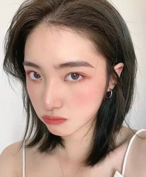 「黄头发」过时了，现在男生喜欢这3个「发色」，也太好看了吧  颜色 都是 肤色 第8张
