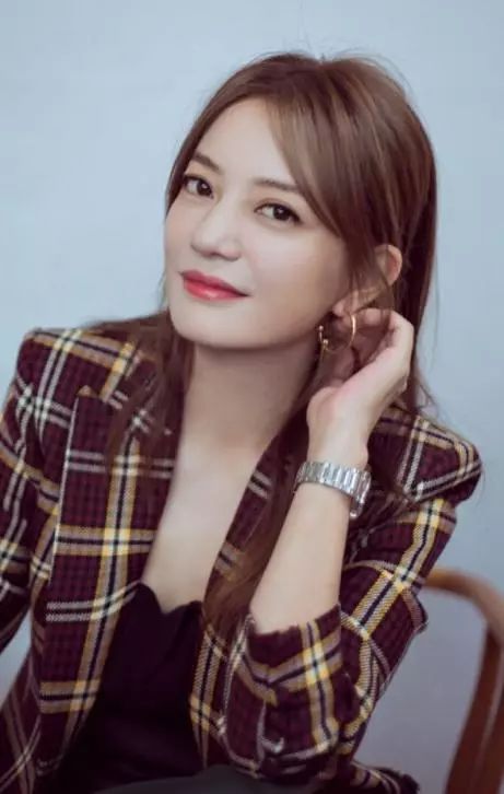 「总是化妆」和「总是素颜」，5年后皮肤有何不同差距让人惊讶
