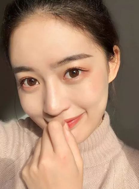 女人有这4个特点总是让人很羡慕，第1个是脸型，第4个最重要  都是 脸型 很多人 第5张