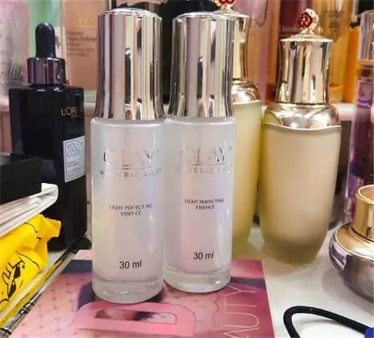 美白精华哪个好娇韵诗敏感肌可用，sk2贵妇专属，你中意哪个  美白 精华 这款 第2张
