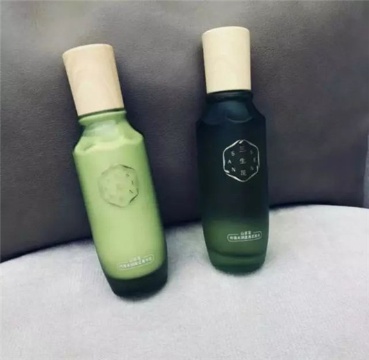 国货水乳测评，百雀羚保湿，佰草集轻薄，薇诺娜维稳，敏感肌最爱