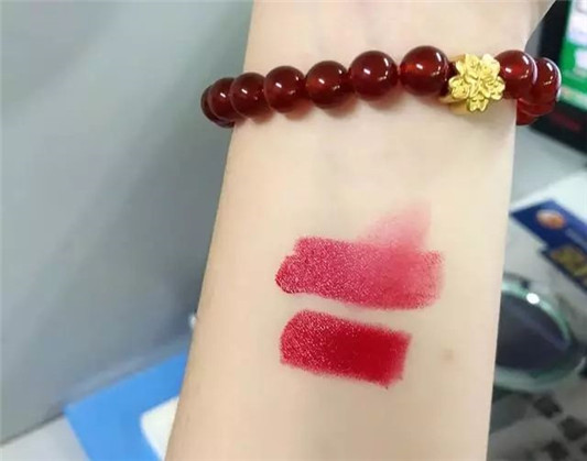 圣诞限定口红**，各大品牌这是要开架吗每款都太美了吧  圣诞 质地 口红 第6张