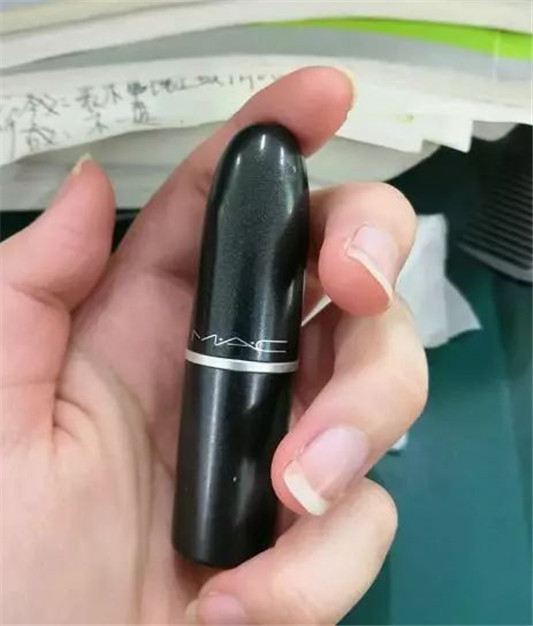 19年显白显气质口红盘点，阿玛尼巨显白，MAC复古，YSL颜值太高  颜色 口红 很多人 第6张