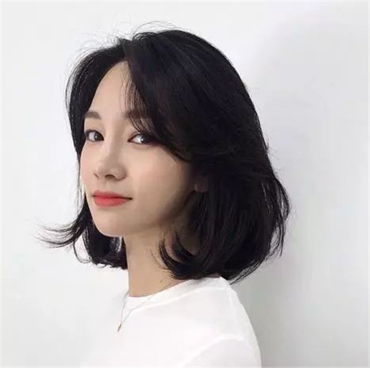 2020年最好看的4款短发，每一个都十分减龄，你喜欢哪款  发型 短发 自己的 第8张