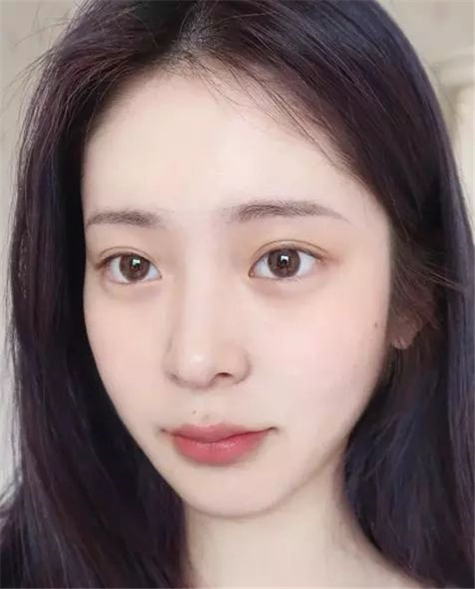 有这几种特征的女人很显老，不化妆、不护肤都有，最后一个也不少
