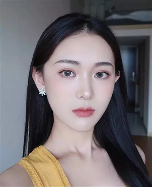 有这几种特征的女人很显老，不化妆、不护肤都有，最后一个也不少  护肤 女孩子 细节 第4张