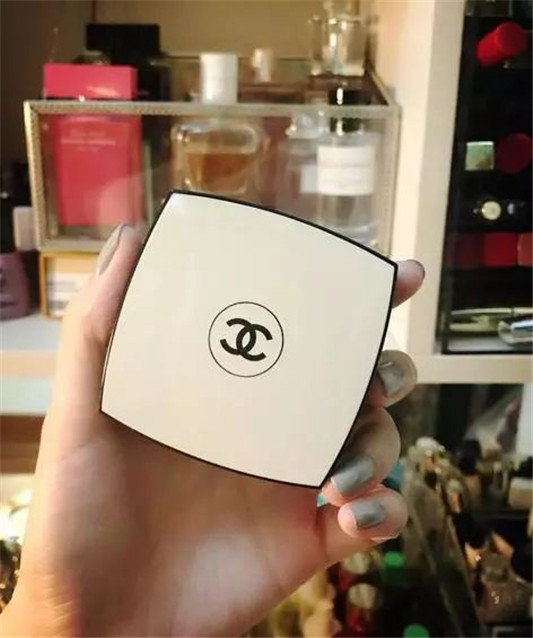 常用的8款彩妆，隔离和粉底最常见，你用过几种  让我们 都是 口红 第3张