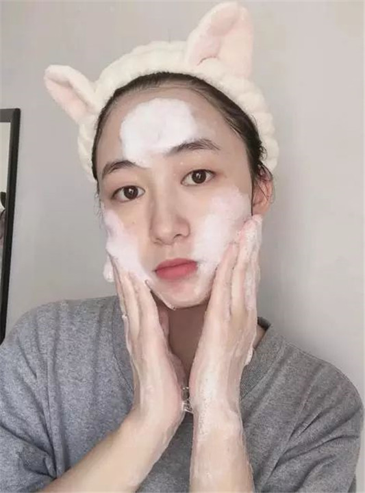 养成光滑肌肤的7个好习惯，前两个很重要，最后一个少数人能做到  皮肤 肌肤 都是 第2张