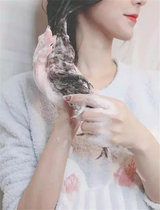 护发的7个步骤，每一个都很简单，能做到的人很少，怪不得头发少  头发 精油 护发 第9张
