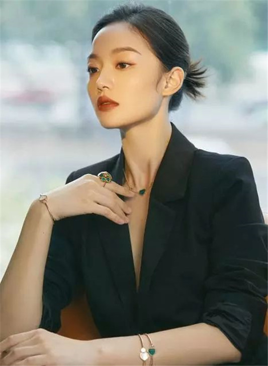 具有「贵妇感」的4款首饰，女人戴上它们，自带贵气感  首饰 钻石 都是 第11张