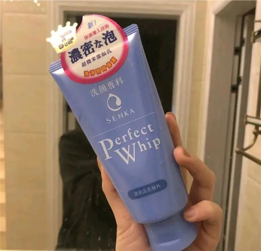 5款超火的洗面奶「红黑榜」，前3款很多人都踩雷，后两款才好用 