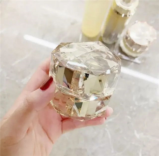 日系护肤品最热销的5个系列，好用到想哭，绝对的无限回购  回购 热销 第5张