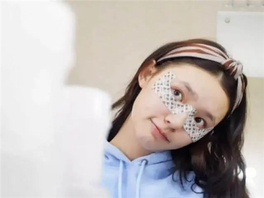 女生想要养出干净脸并不难 睡前坚持做好这4件事，让你悄悄变美  让你 件事 第5张