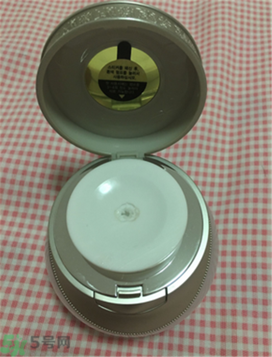 whoo后美白膏小样真假对比图 后美水分白膏小样真假辨别  whoo 后 美白膏 护肤品真假 whoo后 第3张