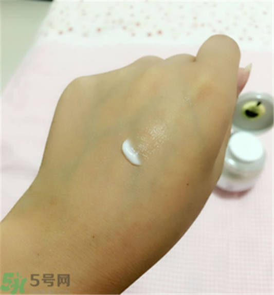 whoo后美白膏小样真假对比图 后美水分白膏小样真假辨别  whoo 后 美白膏 护肤品真假 whoo后 第6张