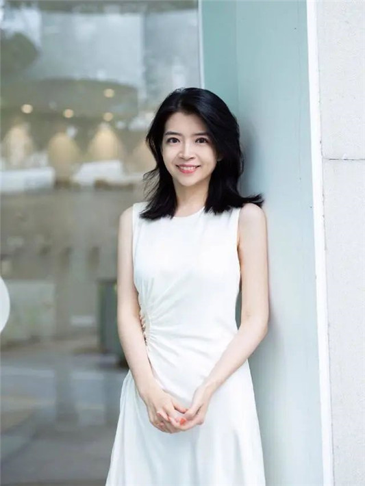 三木博主带火无袖连衣裙，白色修身裙装优雅甜美还显瘦  无袖 连衣裙 设计 第10张