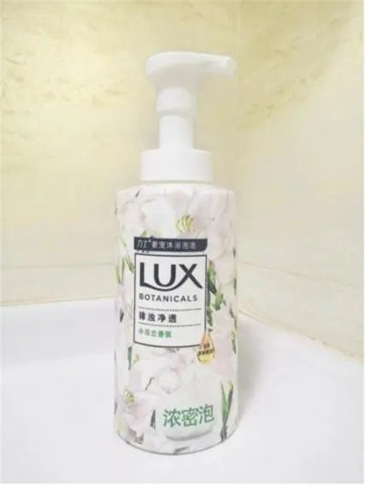 女孩拥有这几款好物「体香」迷人，秒变身「香妃」  味道 香水 迪奥 第10张