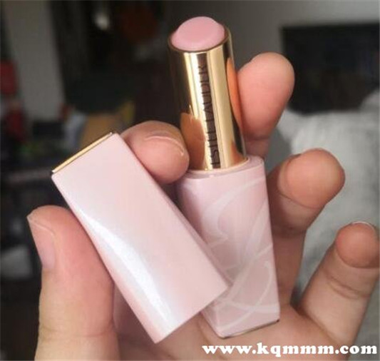 什么牌子的唇膏好用持久且滋润，什么牌子的唇膏滋润效果好