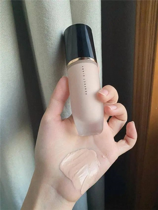 很火却很难用的几款化妆品「雅诗兰黛干燥起皮，安耐晒太闷痘 」  雅诗兰黛 安耐晒 化妆品 第4张