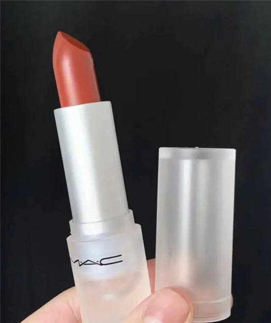 这款MAC口红百搭不挑皮  MAC口红 第3张