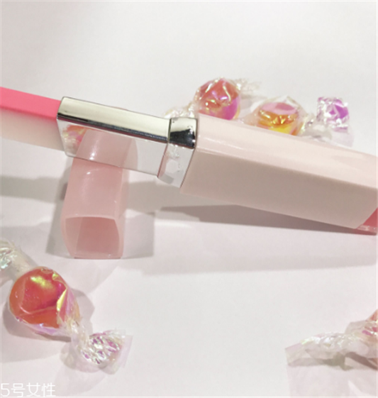 兰芝新品V型双色唇膏好用吗,金福南同款口红 兰芝 口红 呼吸37度 第5张 兰芝新品V型双色唇膏好用吗,金福南同款口红 兰芝 口红 呼吸37度 第5张