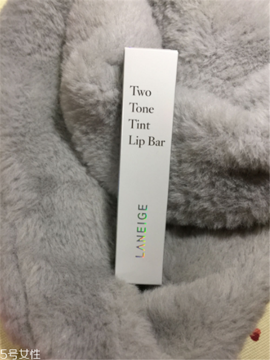 兰芝新品V型双色唇膏好用吗，金福南同款口红  兰芝 口红 呼吸37度 第12张