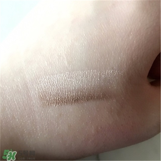 兰芝双色眼影笔怎么用，兰芝双色眼影笔使用方法  兰芝 眼影笔 呼吸37度 第3张