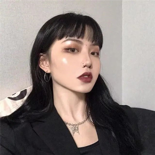 见男友必备底妆，阿玛尼轻薄，沁水滋润，虫草还能养肤，别错过