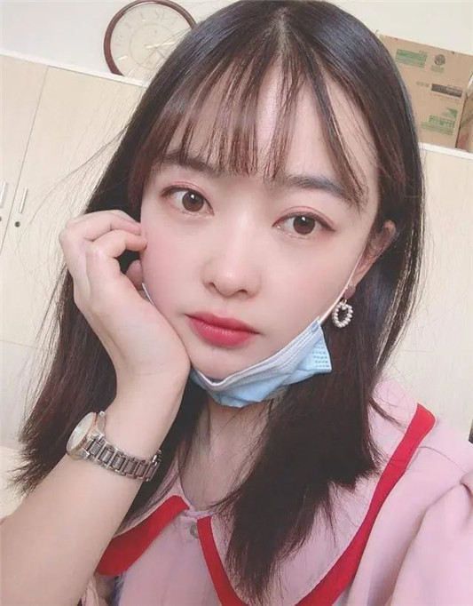 夏天温柔色系的口红测评，兰蔻水润显色，香奈儿素颜涂也好看  口红 这款 小仙女 第2张