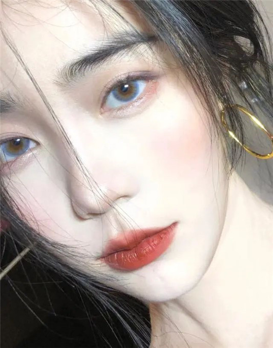 网红同款3CE唇釉，TAUPE复古，Daffodil少女，Gonow超仙的  复古 少女 第7张