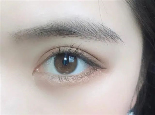 这是什么神仙睫毛膏 自然浓密不结块，还很平价，学生党也用得起  睫毛膏 结块 第2张