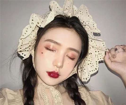 香奈儿最不可错过的五款口红，154经典，58显白，772秋冬必备  口红 秋冬 第2张