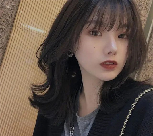 MAC最值得入的口红，rubywoo经典正红色，316显白，牛血色很秋冬  口红 小编 这是 第5张