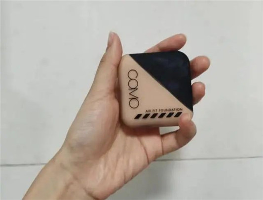 为什么用大牌粉底液也卡粉那是没选对适合的粉底液，再贵也没用  粉底液 小仙女 这款 第8张