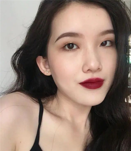 美到没朋友的小金条，21大火，09气质，12很温柔，没有踩雷色  口红 质地 颜色 第2张