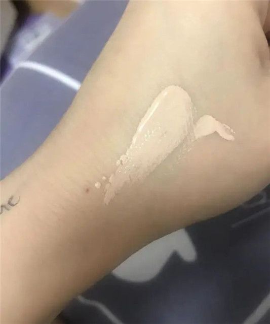 水润粉底**，雅诗兰黛奶油肌，YSL粉质细腻，哪一款是你的最爱  粉底 保湿 小编 第14张