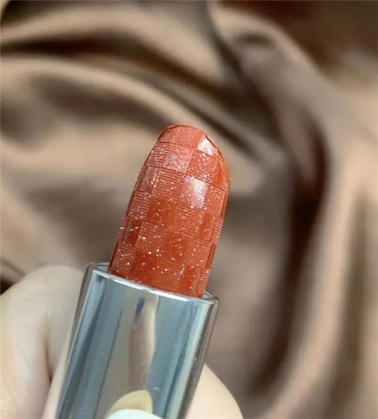 胡萝卜色号大**，兰蔻196哑光又显白，完美日记C02丝滑又好看  胡萝卜 大** 第10张