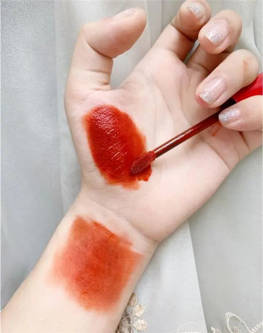 每个大牌口红都有爆款色号，迪奥999经久不衰，TF16黄皮最爱  口红 迪奥999 TF 第6张