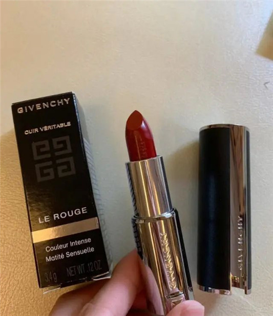 每个大牌口红都有爆款色号，迪奥999经久不衰，TF16黄皮最爱  口红 迪奥999 TF 第8张