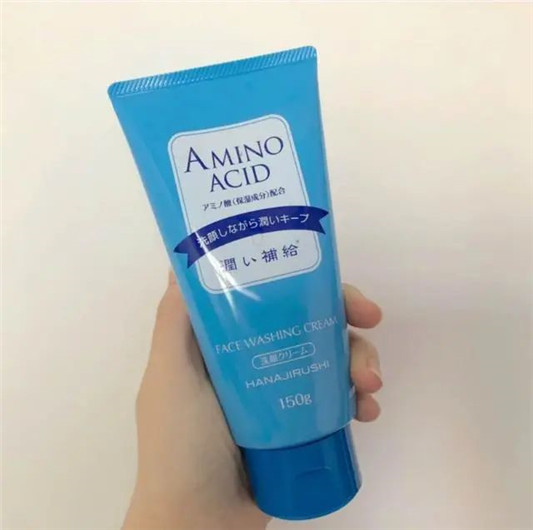 洗面奶「红黑榜」，前3款难用鸡肋，别踩雷，后2款才是真正好用  洗面奶 好用 才是 第3张